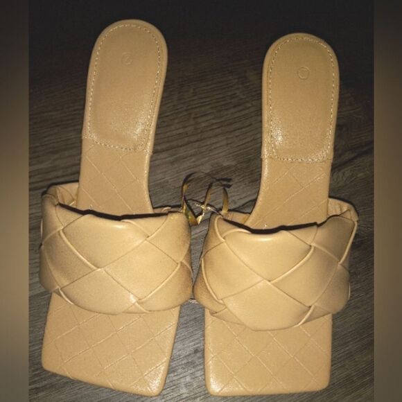 FAUX LEATHER BRAIDED HEELS SZ 7 - Picture 6 of 6